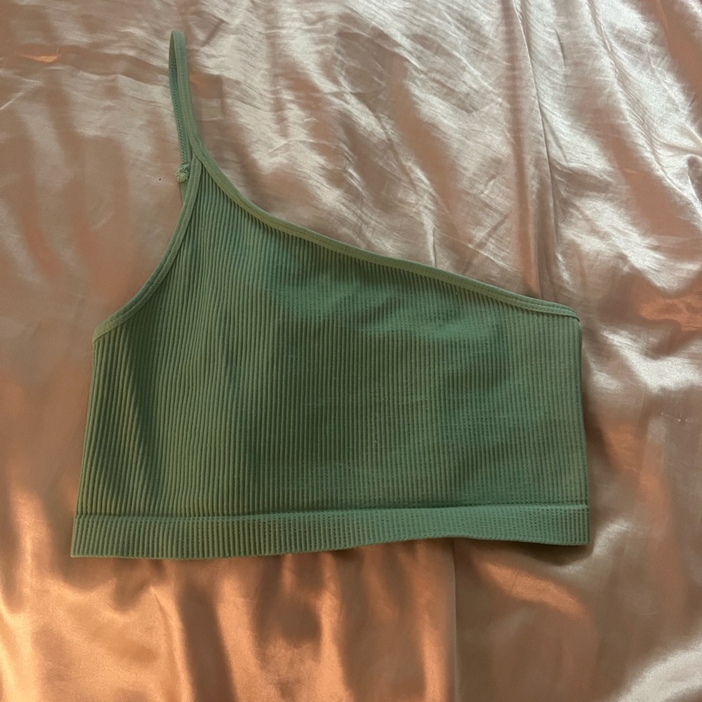 One shoulder crop top